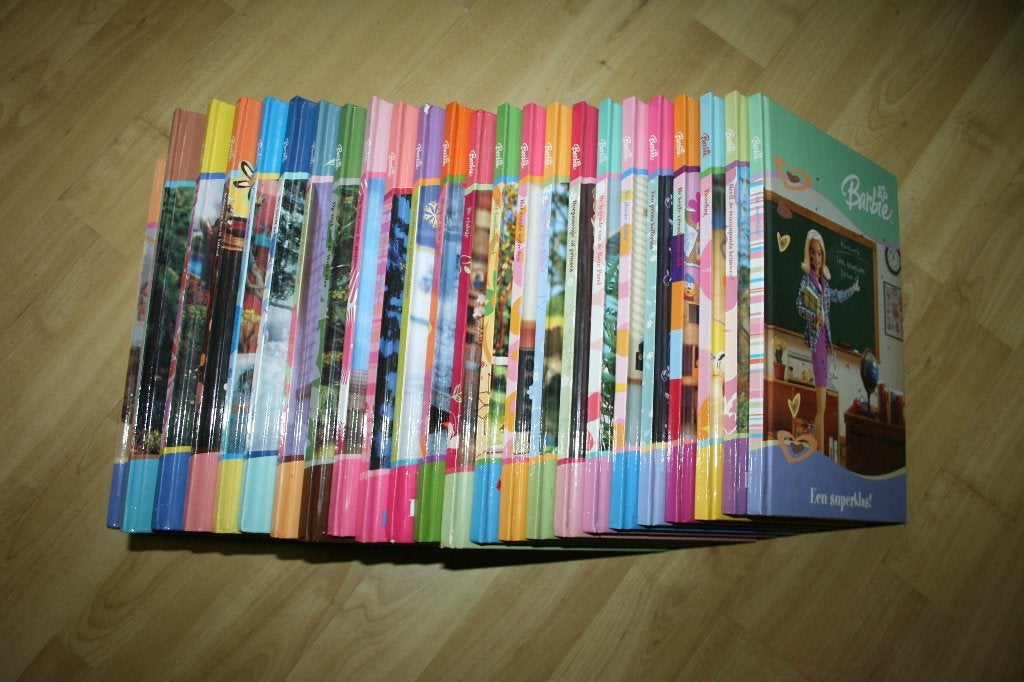 24 Barbie boekjes - 1,50 euro p.st. - €25 voor alle 24, Ophalen of Verzenden, Gelezen, Fictie algemeen