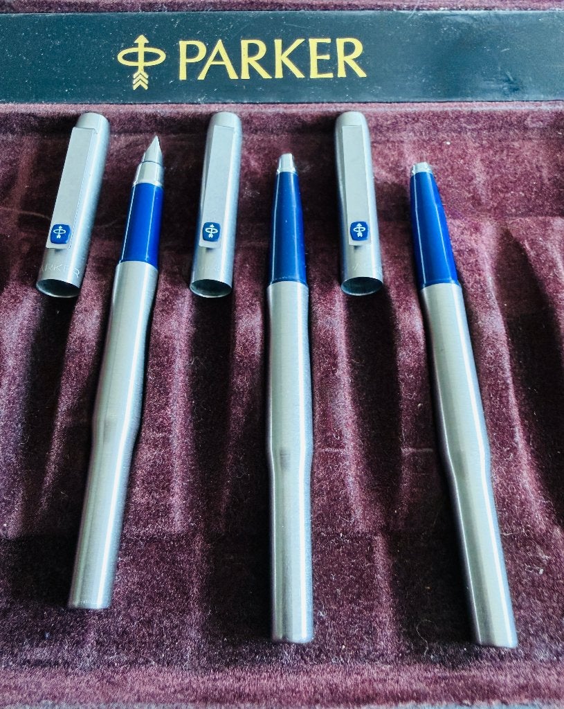 Parker 25 pennenset BLAUWE trim – vulpen, rollerball, stift, Verzamelen, Ophalen of Verzenden, Zo goed als nieuw, Pennenset, Parker
