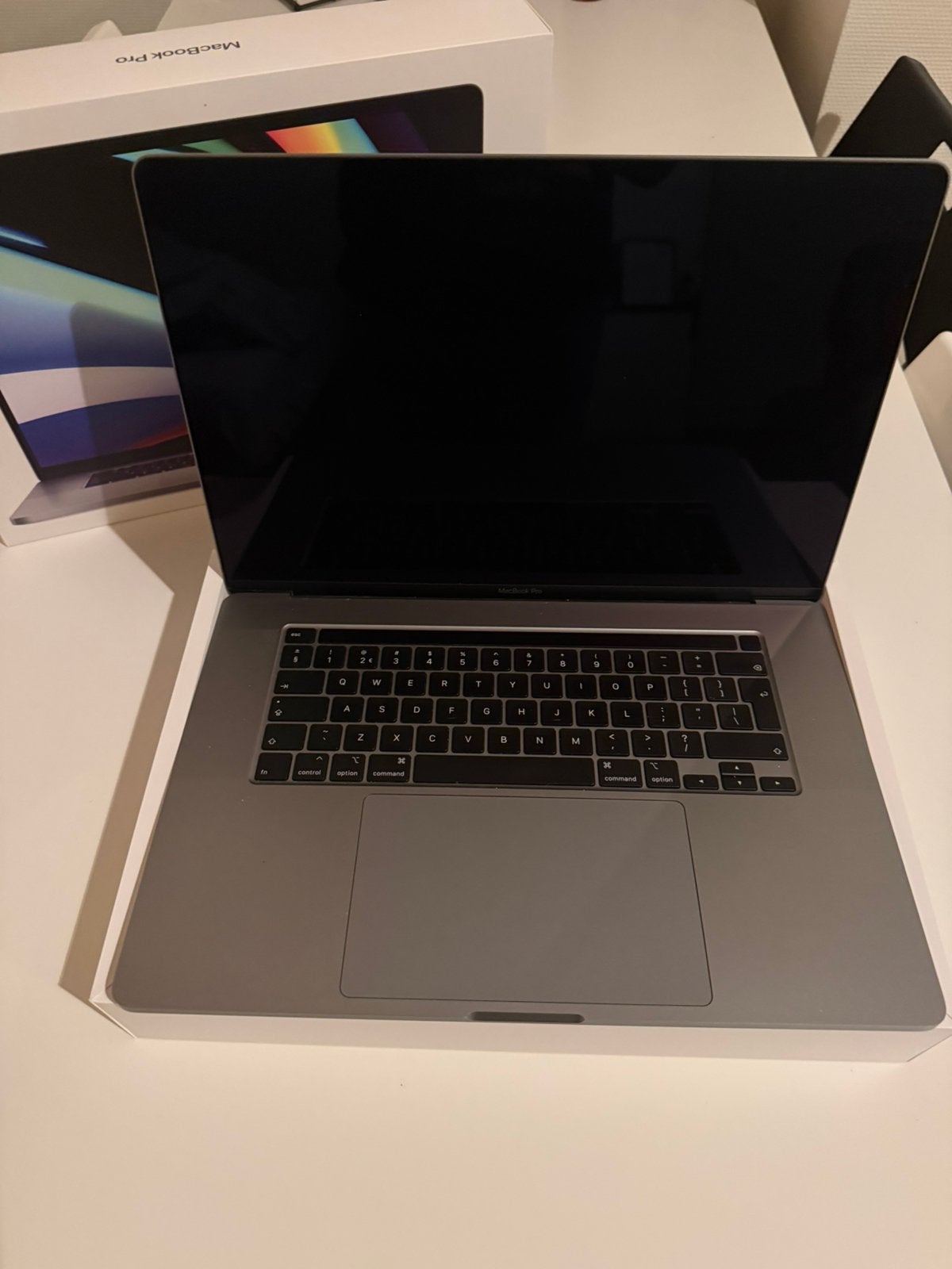 Macbook Pro 16 inch uit 2019 met touchbar!, Computers en Software, Apple Macbooks, MacBook Pro, Qwerty, 512 GB, Ophalen of Verzenden
