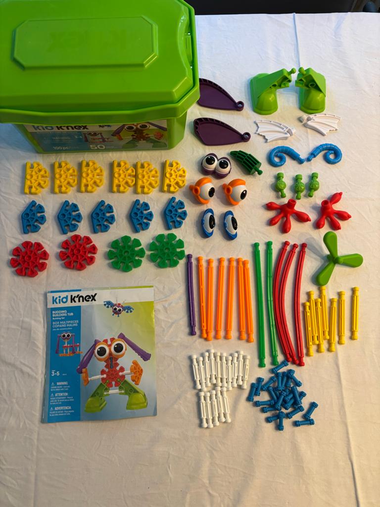 Kid K'nex Bouwset - 100 onderdelen in handige bak, Kinderen en Baby's, Speelgoed | Bouwstenen, Ophalen of Verzenden, Zo goed als nieuw