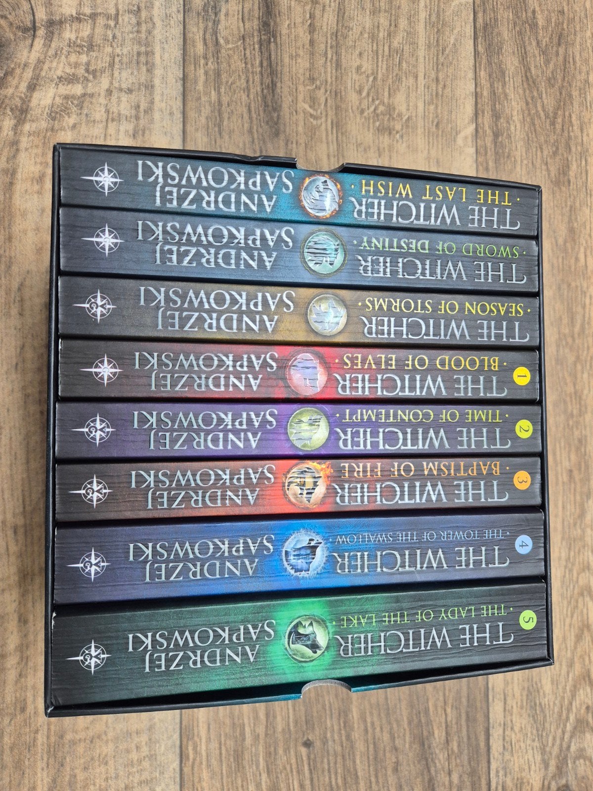 The Witcher Box Set - Complete Collection (8 boeken), Boeken, Ophalen of Verzenden, Zo goed als nieuw, Andrzej Sapkowski