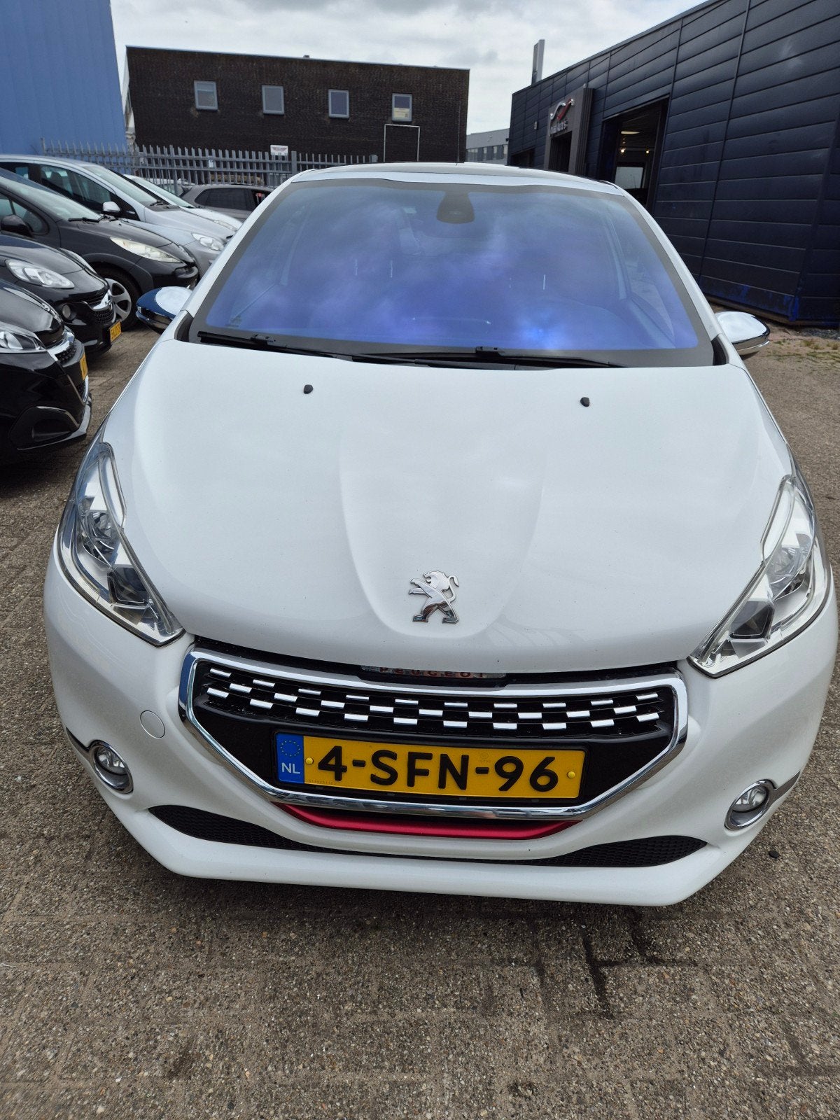 Peugeot 208 1.6 GTI 147KW 3-D 2013 Wit, Auto's, Voorwielaandrijving, Origineel Nederlands, Handgeschakeld, Particulier