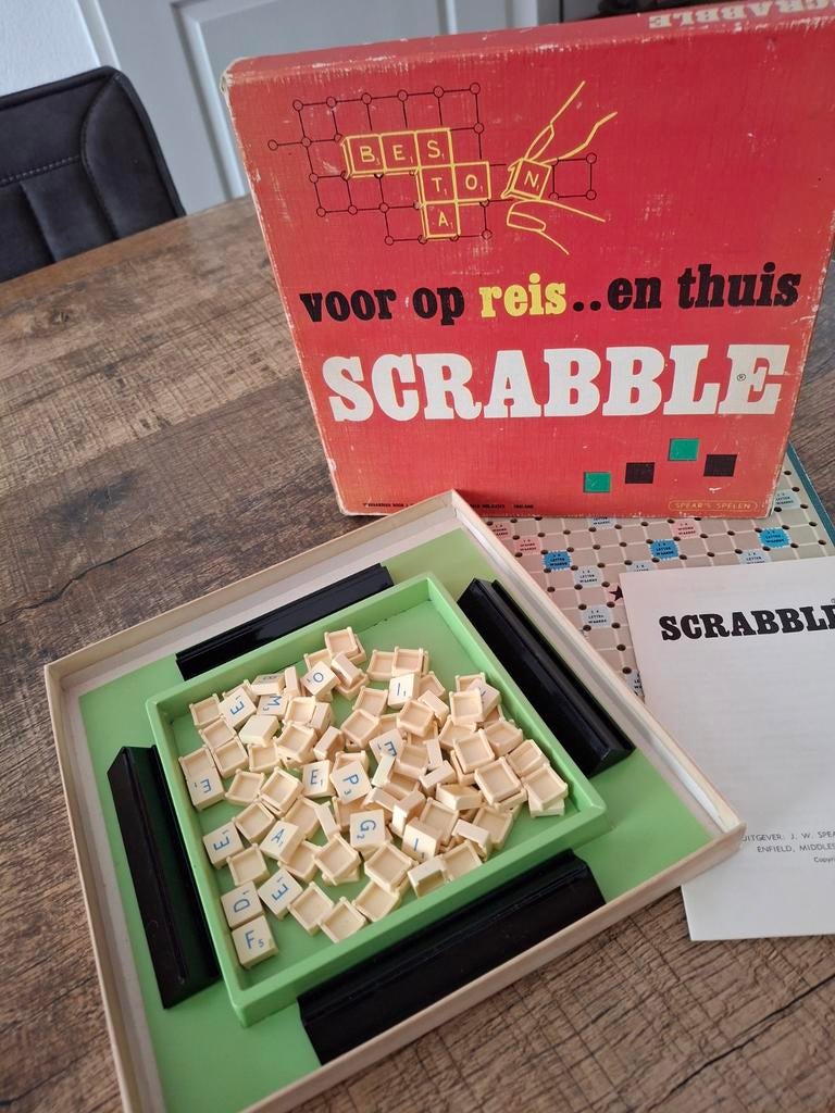 Scrabble voor op reis en thuis, Hobby en Vrije tijd, Gezelschapsspellen | Bordspellen, Ophalen of Verzenden