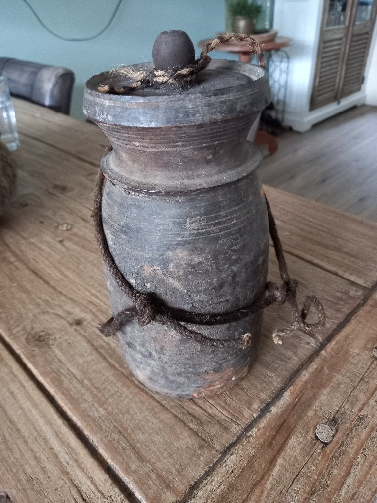 Nepalese pot met deksel en touw, sober & stoer, Huis en Inrichting, Ophalen of Verzenden, Nieuw, Hout
