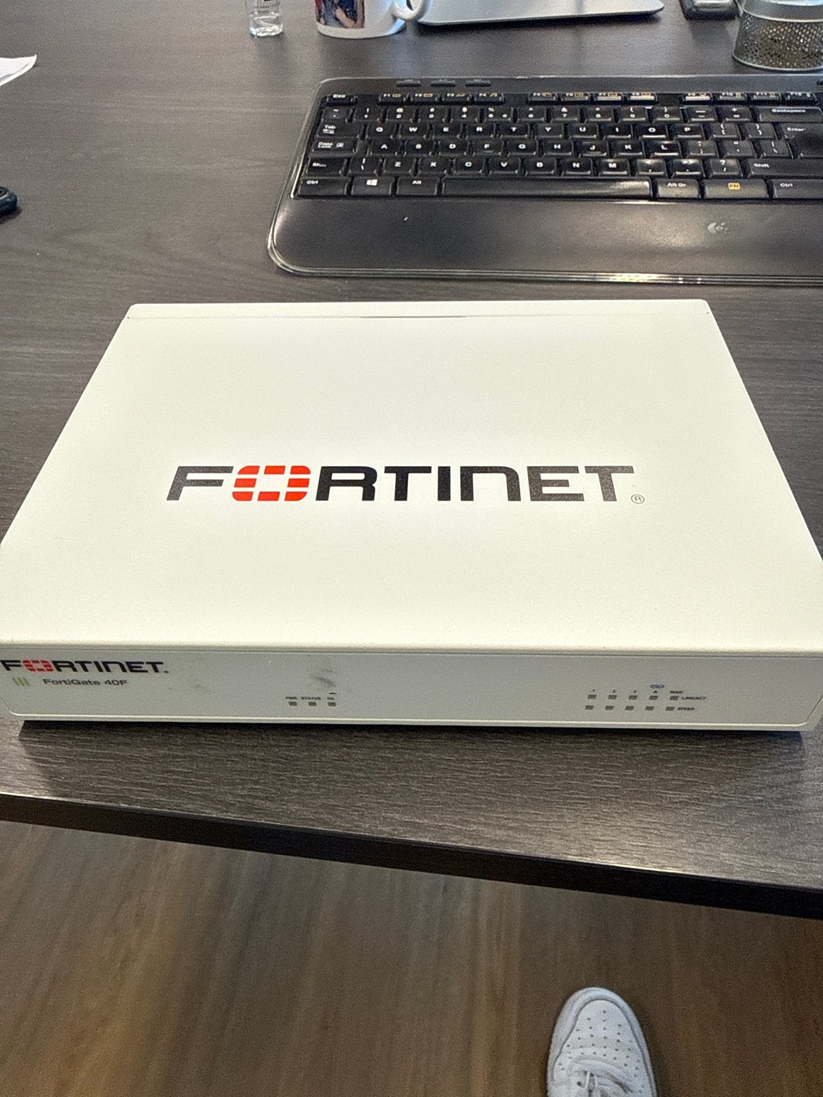 Fortinet FortiGate 40F Firewall Router FG-40F, Computers en Software, Ophalen of Verzenden, Zo goed als nieuw, Router