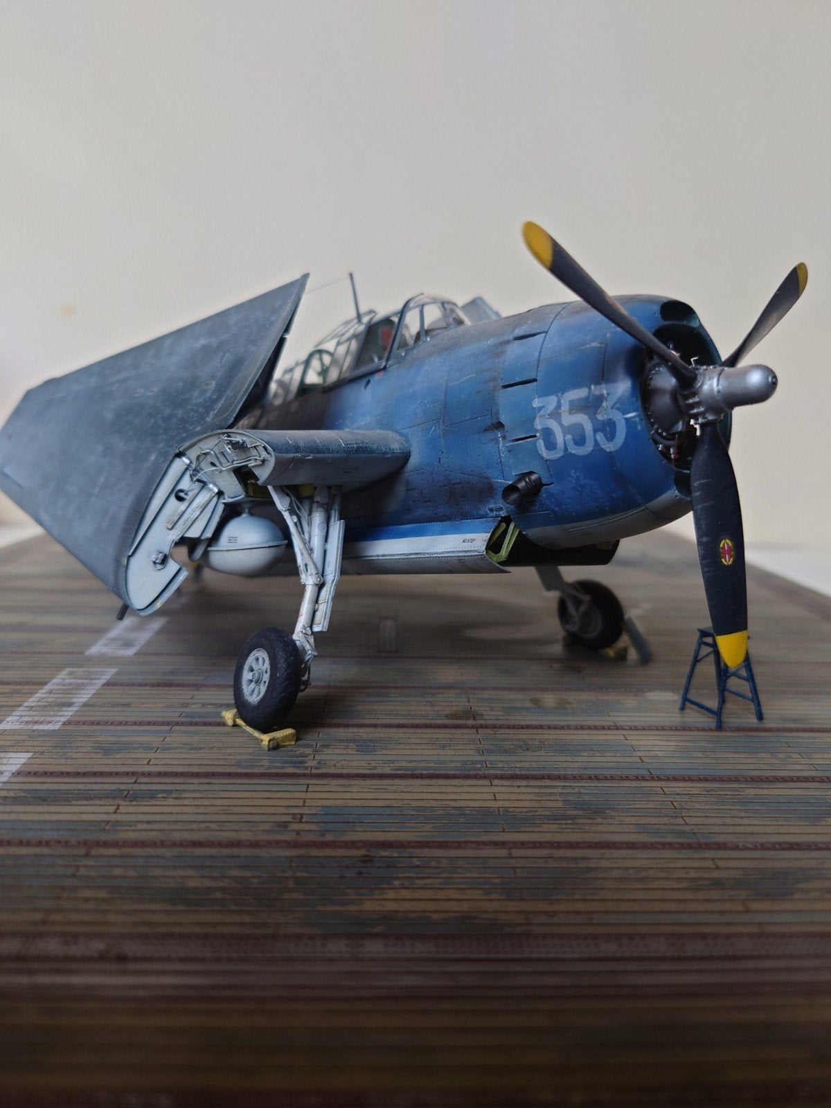 tbm-3 Avenger 1/48 diorama 'Loyce Edward Deen', Hobby en Vrije tijd, Modelbouw | Vliegtuigen en Helikopters, Nieuw, Groter dan 1:72