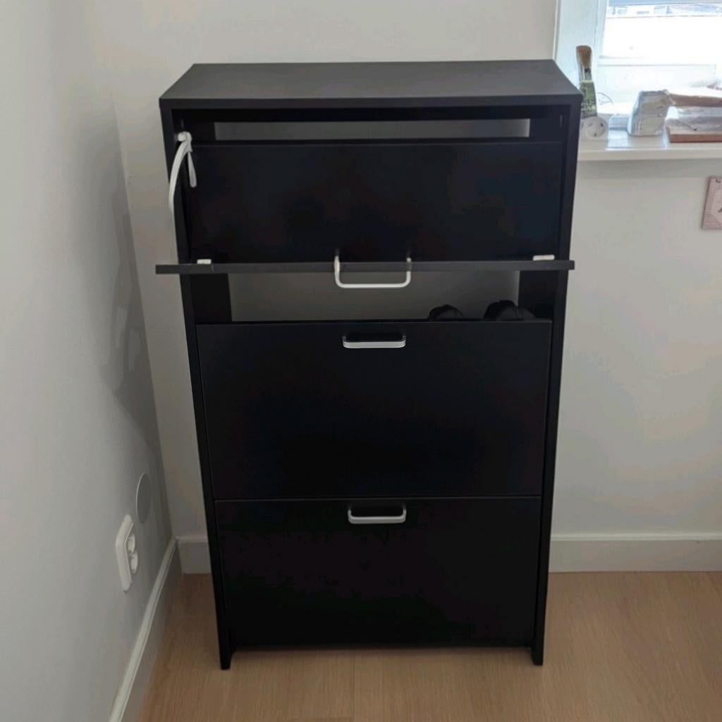 SCHOENENKAST met 3 vakken, zwart, Ophalen, Gebruikt, Modern, functioneel