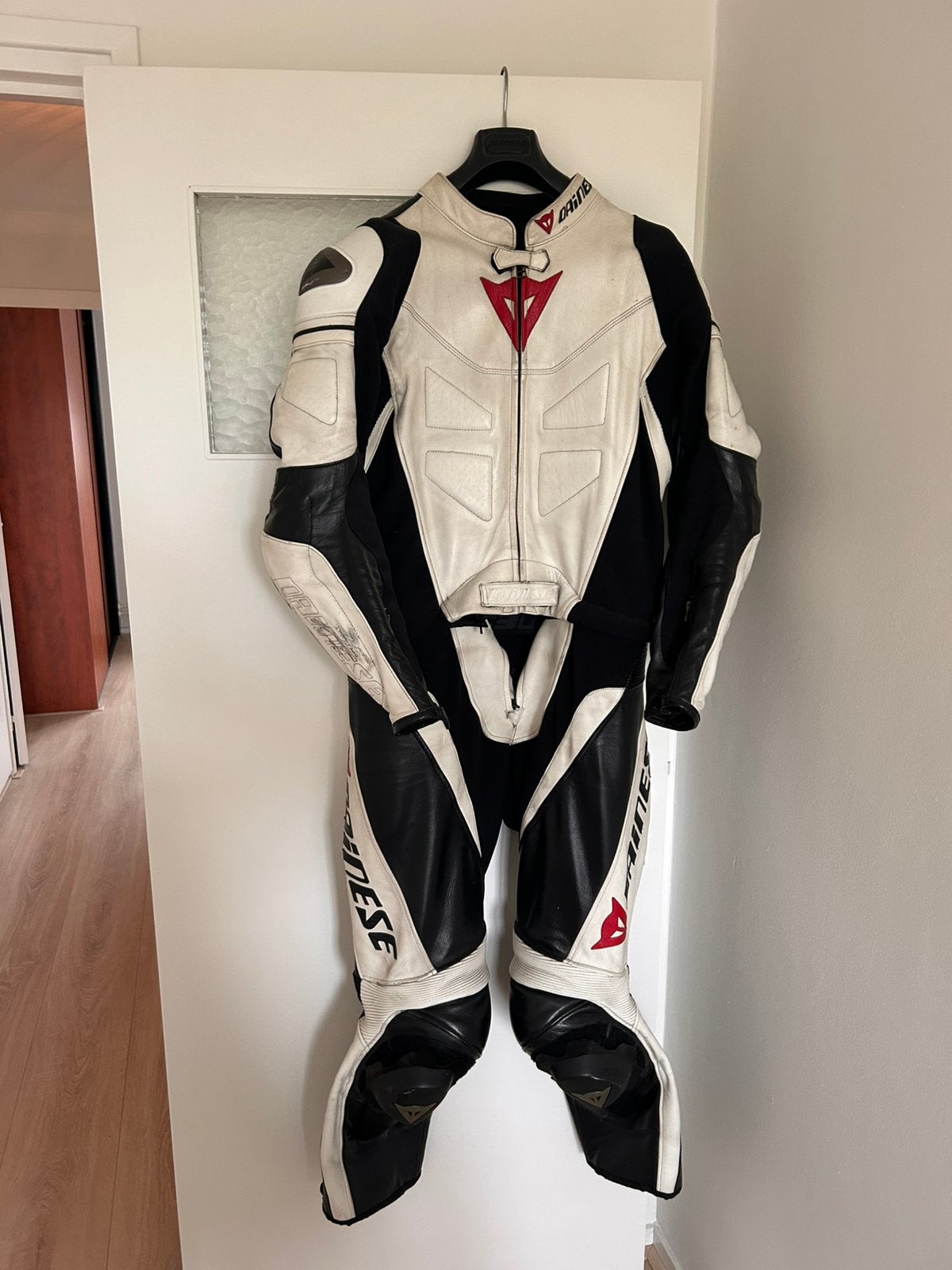 Dainese 2-delig leer motorpak maat 52, Motoren, Kleding | Motorkleding, Ophalen, Tweedehands, Heren, Combipak