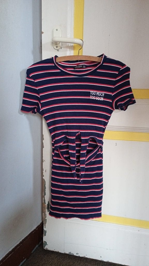 Gestreepte jurk met tekst en strikdetail, Bershka BSKGIRL, Blauw, Ophalen of Verzenden, Maat 36 (S)