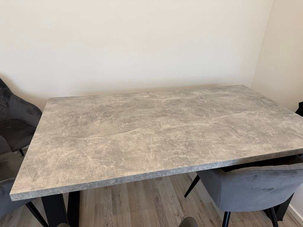 Comfortabel tweepersoonsbed met matras, Huis en Inrichting, Tafels | Eettafels, 150 tot 200 cm, 200 cm of meer, Ophalen of Verzenden