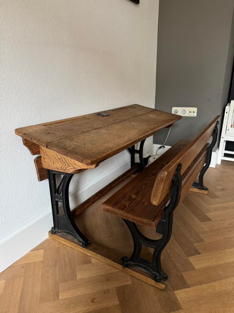 Vintage schoolbankje, Ophalen