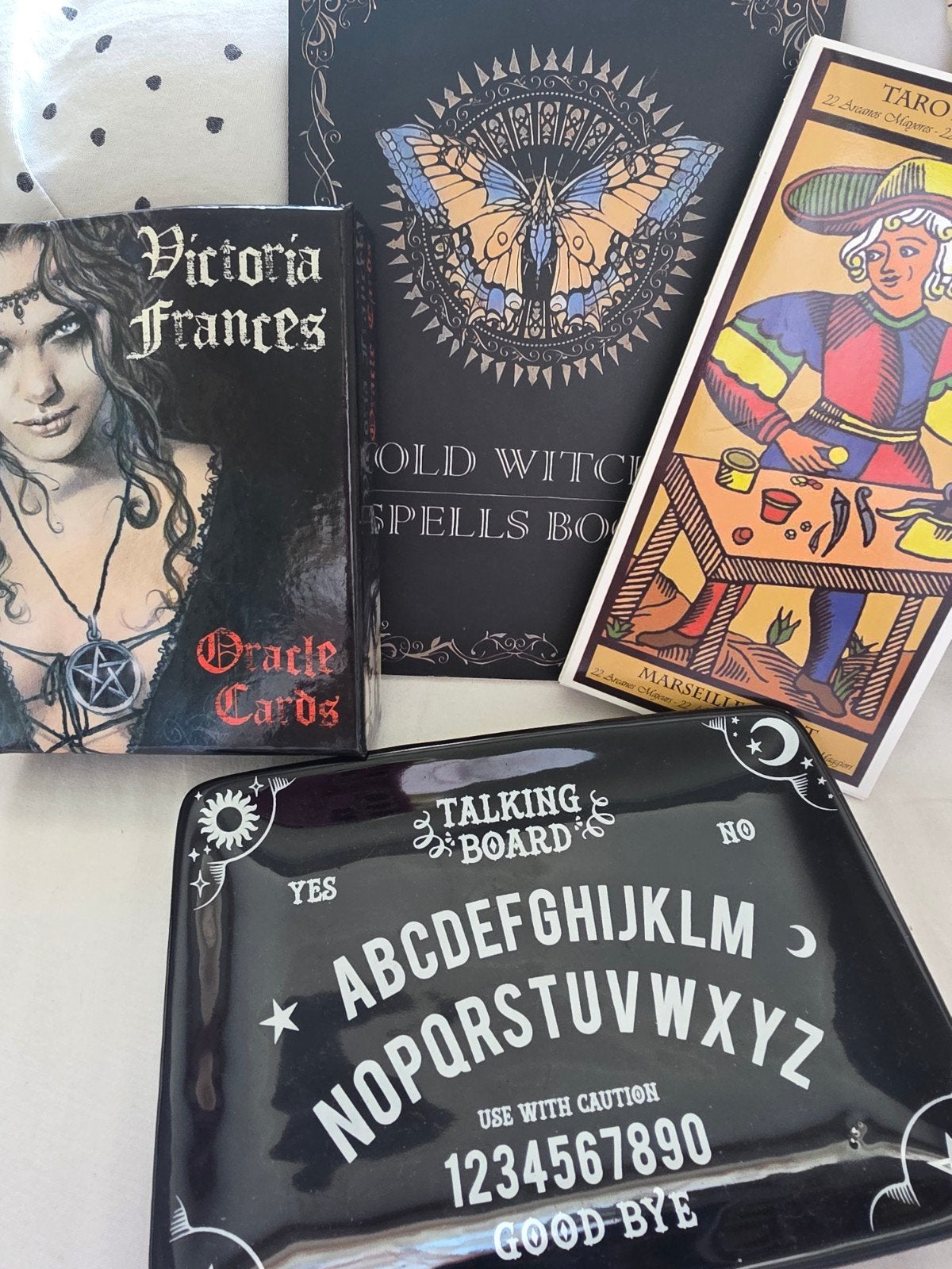 tarot, witch spells book, en ouija, Ophalen