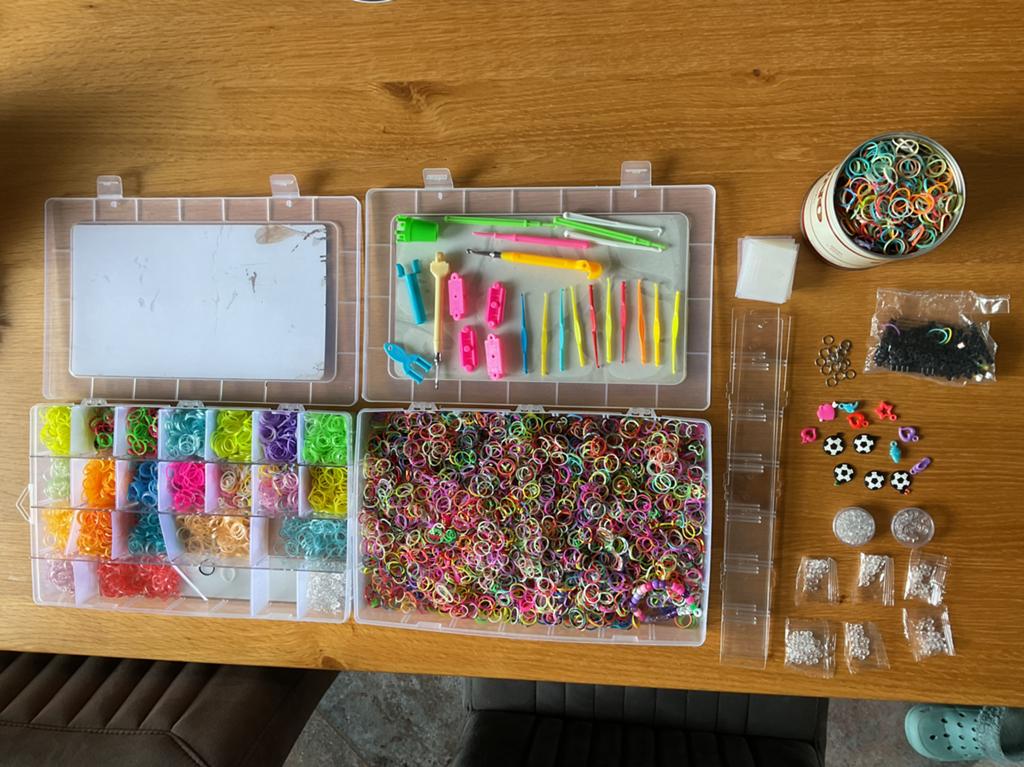 Loombandjes,boeken en veel asseccoires (2 foto’s ), Ophalen of Verzenden, Zo goed als nieuw, Overige typen