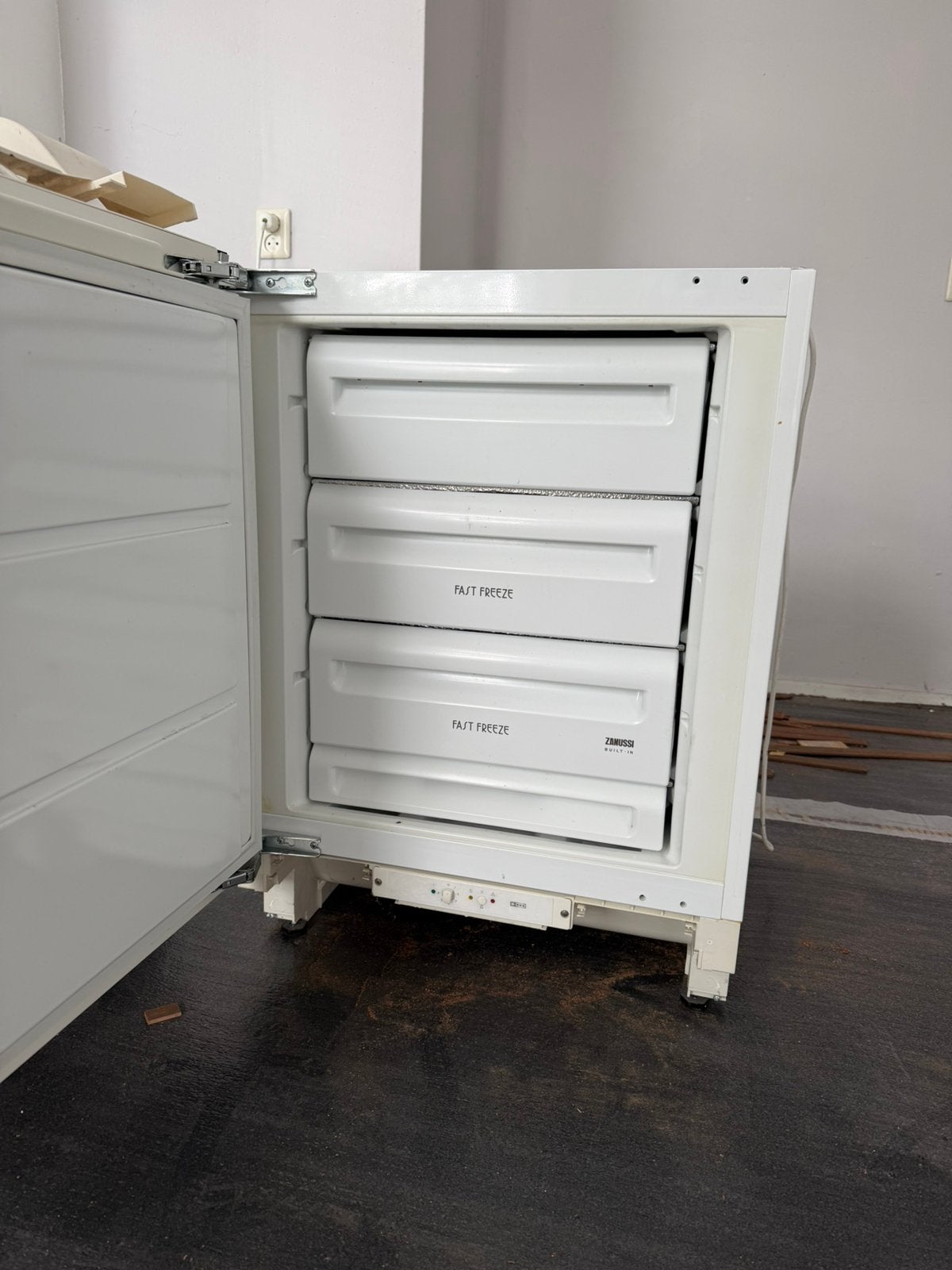 Zanussi Fast Freeze inbouw vriezer, Witgoed en Apparatuur, Ophalen, Gebruikt, Inbouw, Vrieskast