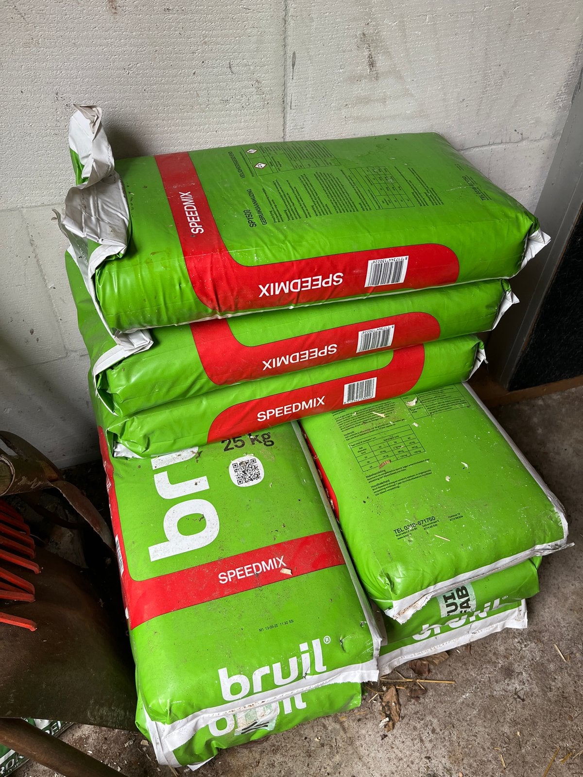 9 zakken Bruil Speedmix snelbeton 25 kg, Ophalen, Nieuw