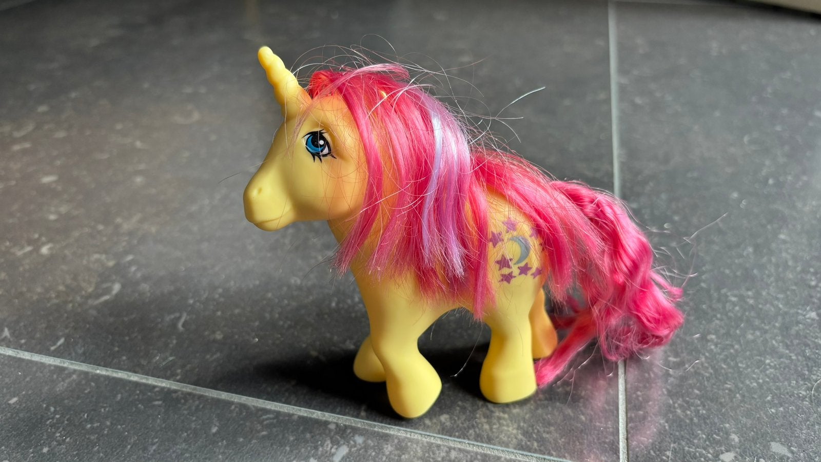 Moondancer G1 my little pony geel roze, Kinderen en Baby's, Speelgoed | My Little Pony, Ophalen of Verzenden, Gebruikt