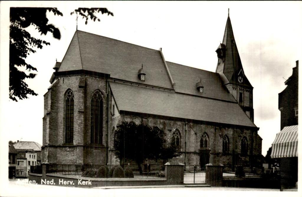 Aalten - Ned. Herv. Kerk - zijaanzicht, Ophalen of Verzenden, 1940 tot 1960, Ongelopen, Gelderland