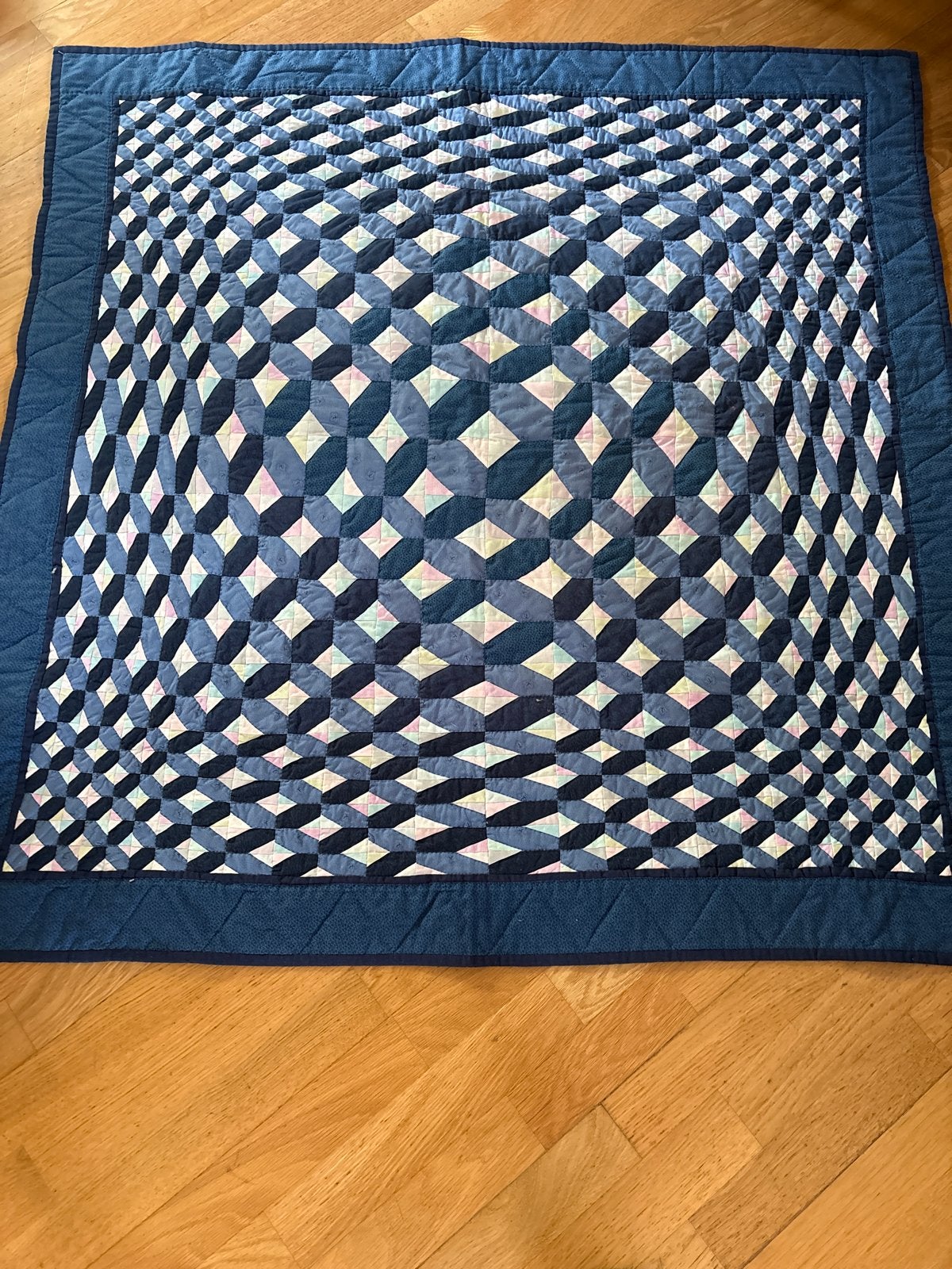 Handgemaakte Quilt met Optisch Illusie Patroon, Ophalen of Verzenden