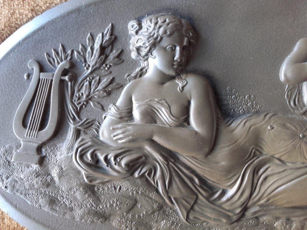 Oude vintage Engelse plaquette met vrouw en putti's 33,5 cm., Antiek en Kunst, Antiek | Woonaccessoires, Ophalen of Verzenden