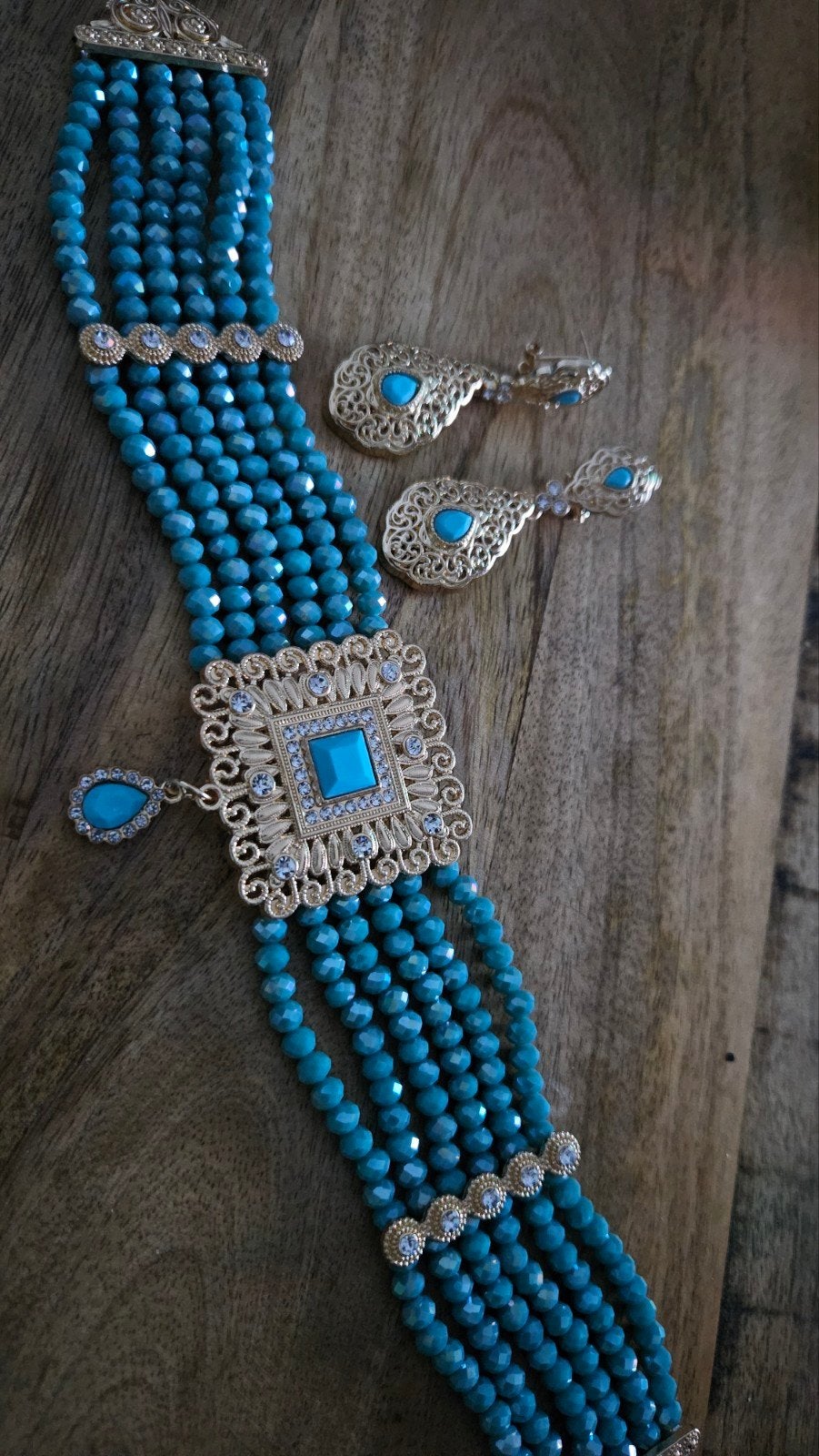Blauwe set, ketting en oorbellen, Kleding | Dames, Riemen en Ceinturen, Ophalen of Verzenden, Zo goed als nieuw, Overige kleuren