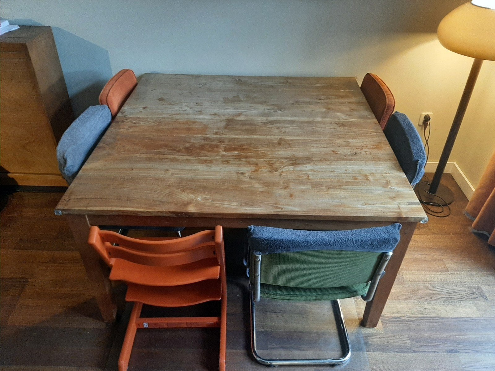 Mooie vierkante eettafel van massief teakhout, Huis en Inrichting, Tafels | Eettafels, Ophalen, Gebruikt, Vijf personen of meer