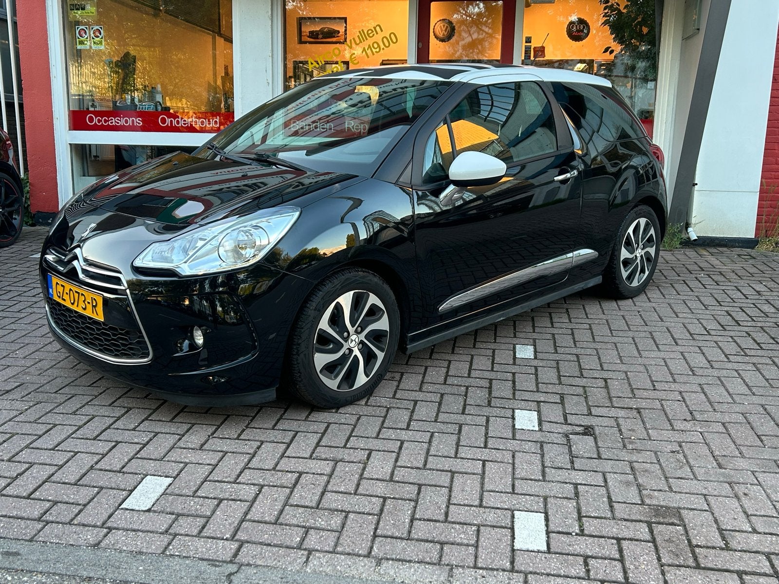 DS 3 1.6 Hdif 73KW 2015 Zwart, Auto's, DS, Voorwielaandrijving, Euro 6, 4 cilinders, Zwart