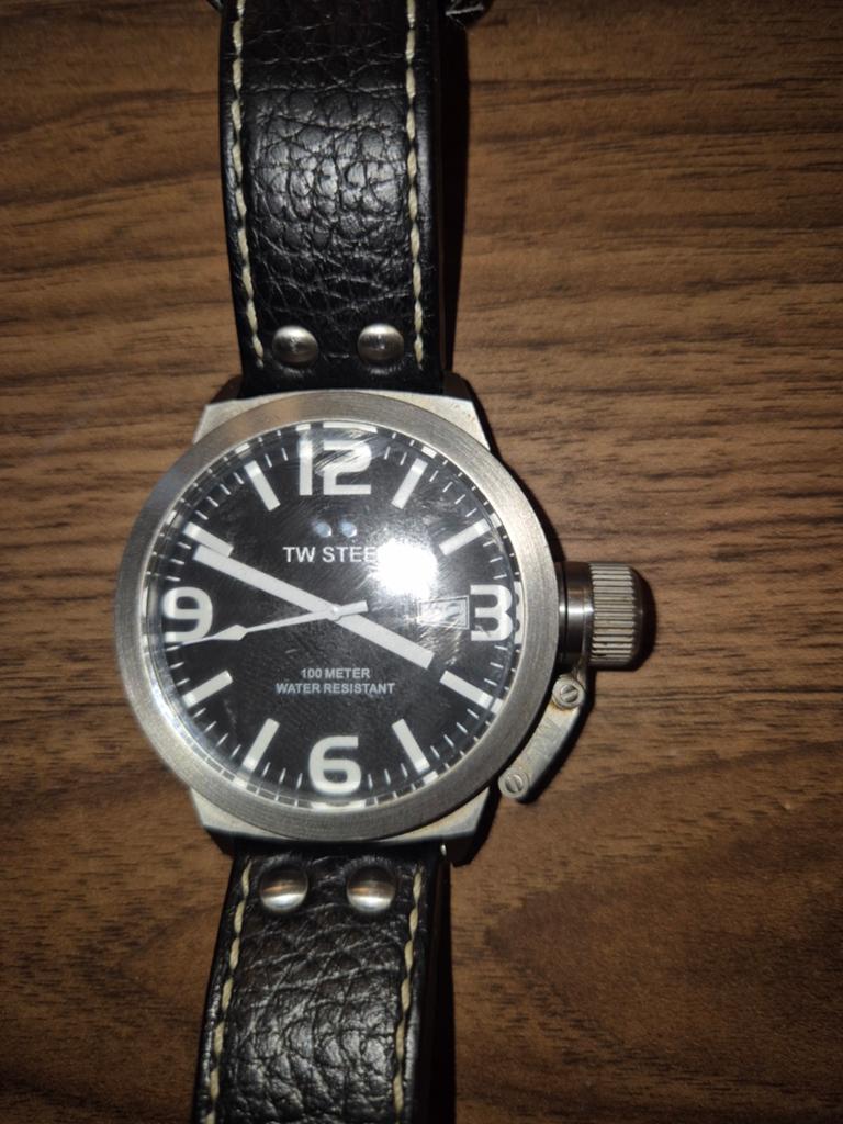Mooie nette horloge, Ophalen of Verzenden, Zo goed als nieuw, Leer, Overige merken