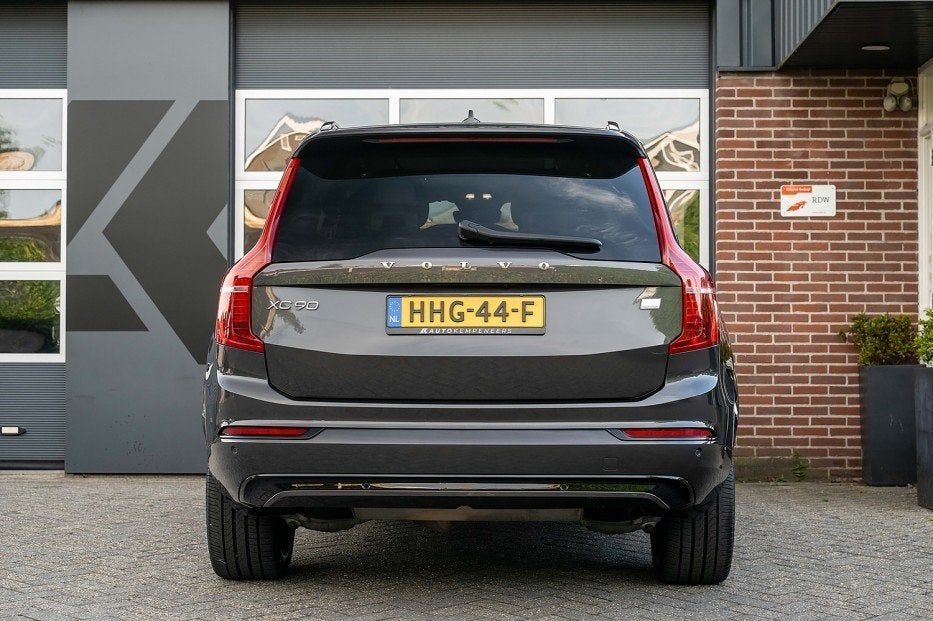 Volvo XC90 T8 Recharge AWD Ultimate Bright | Panorama | Luch, Auto's, Gebruikt, 4 cilinders, 1969 cc, 7 stoelen