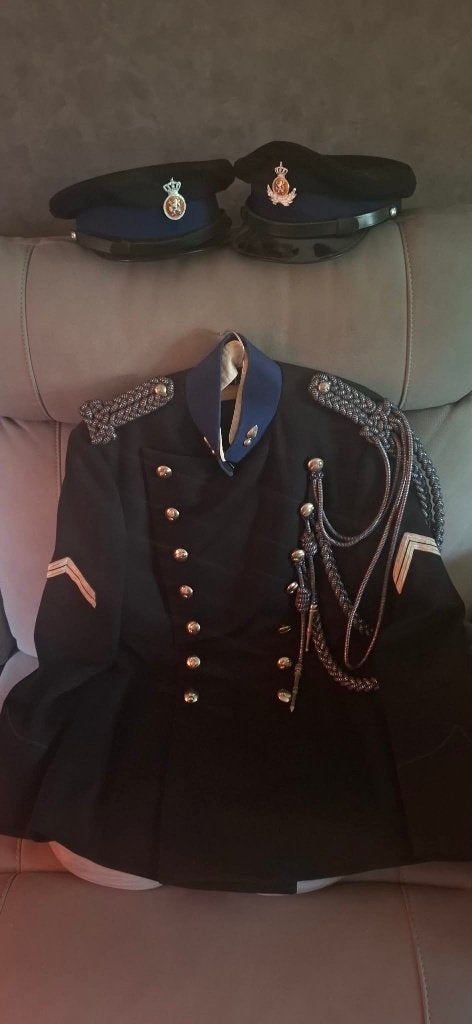 Nederland KMAR Marechaussee partij, Verzamelen, Militaria | Algemeen, Verzenden, Marechaussee, Nederland, Kleding of Schoenen