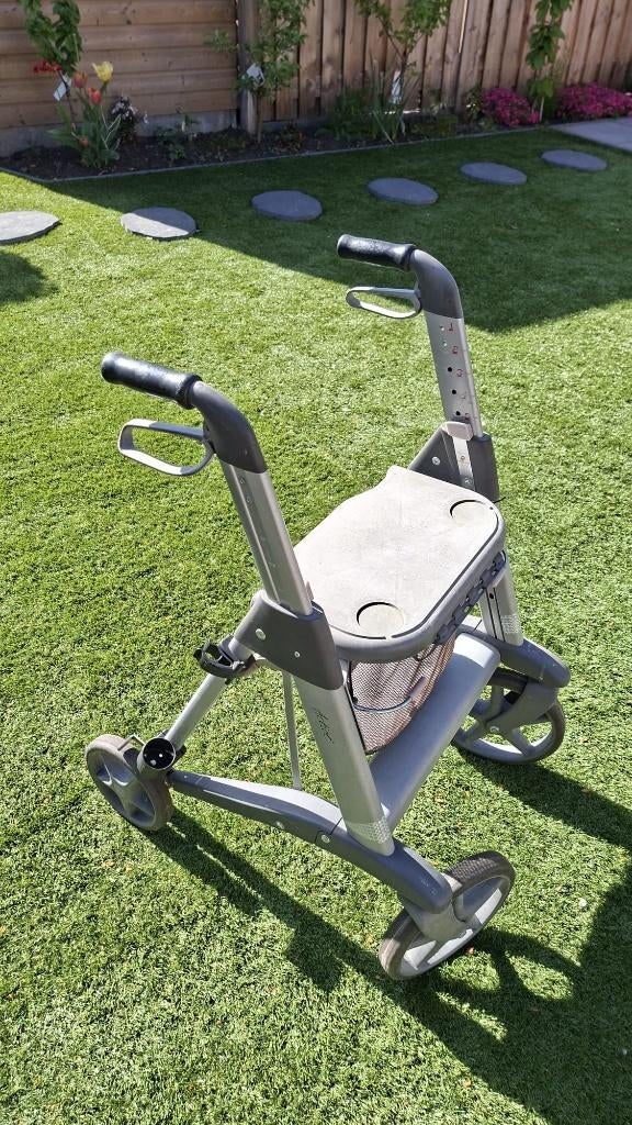 Rollator, Ophalen, Opvouwbaar, Zo goed als nieuw
