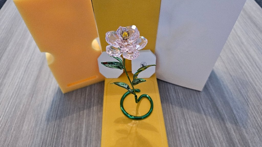 Swarovski Flower Peony! NIEUW! Van 250 voor 149 euro!, Ophalen of Verzenden, Nieuw, Figuurtje