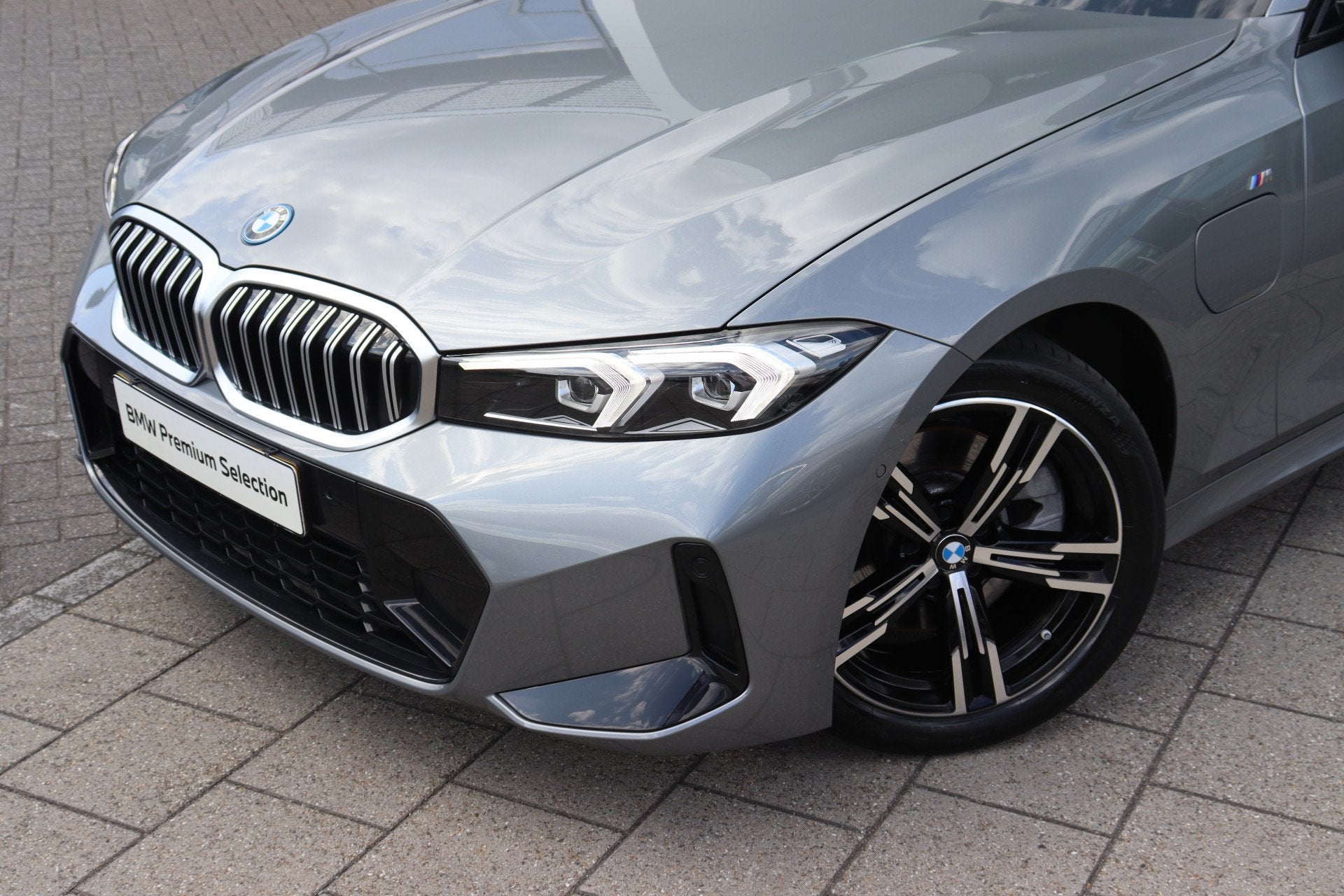 BMW 3 Serie Touring 330e M Sport Automaat / Trekhaak / Sport, Auto's, Achterwielaandrijving, Gebruikt, 4 cilinders, Met garantie (alle)