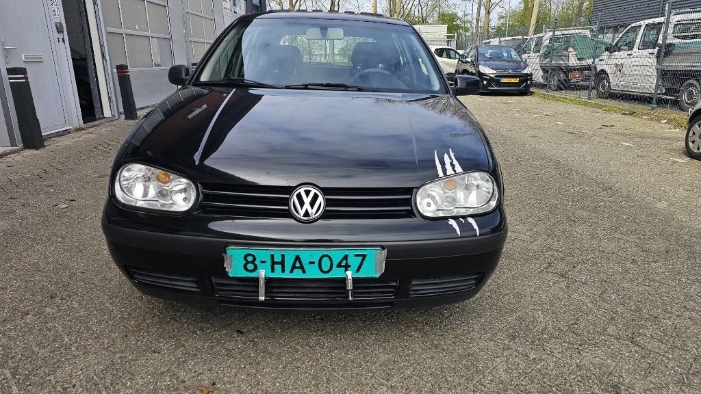 Volkswagen Golf 1.6 Benzine sport | 101 PK | Carplay, Voorwielaandrijving, Stof, 4 cilinders, 100 pk