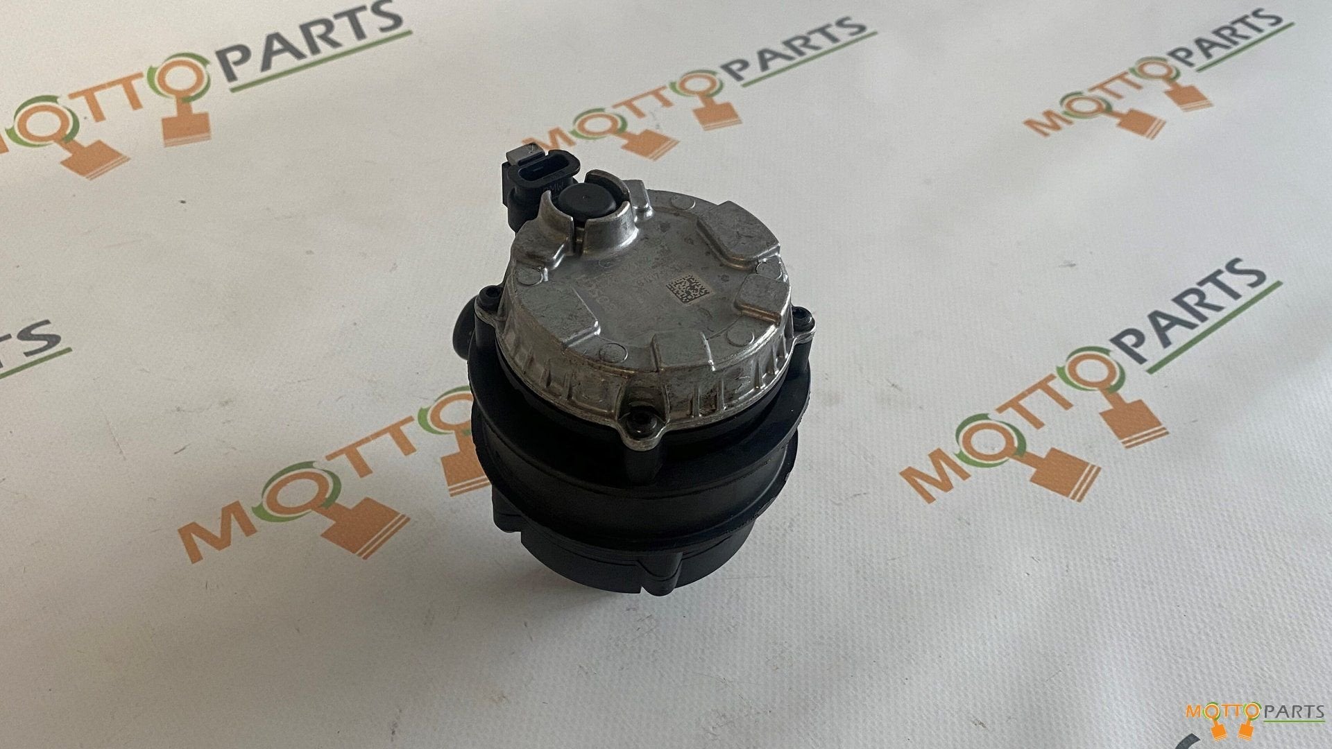 BMW waterpomp coolant watercirculatiepomp F20 F36 8637953 04, Gebruikt, -, -, Ophalen of Verzenden