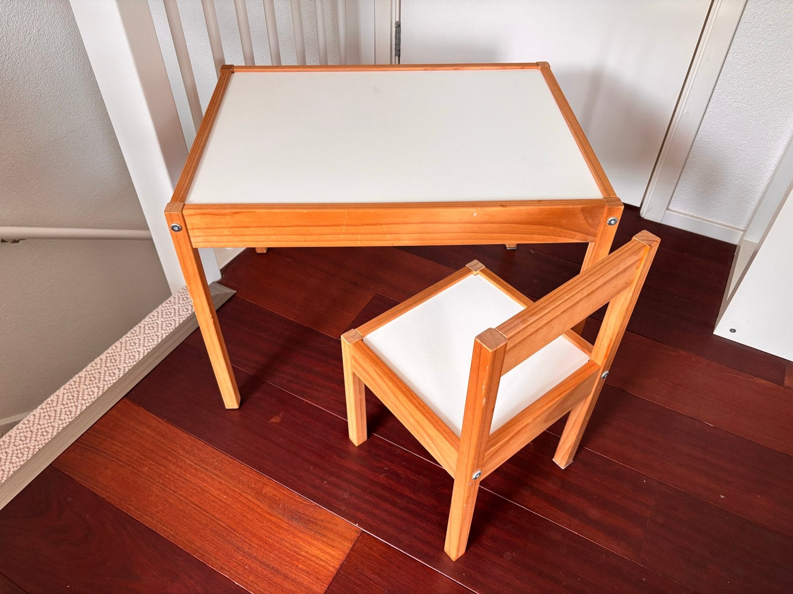 IKEA kinderbureau met stoel, Ophalen, Gebruikt, Tafel(s) en Stoel(en)