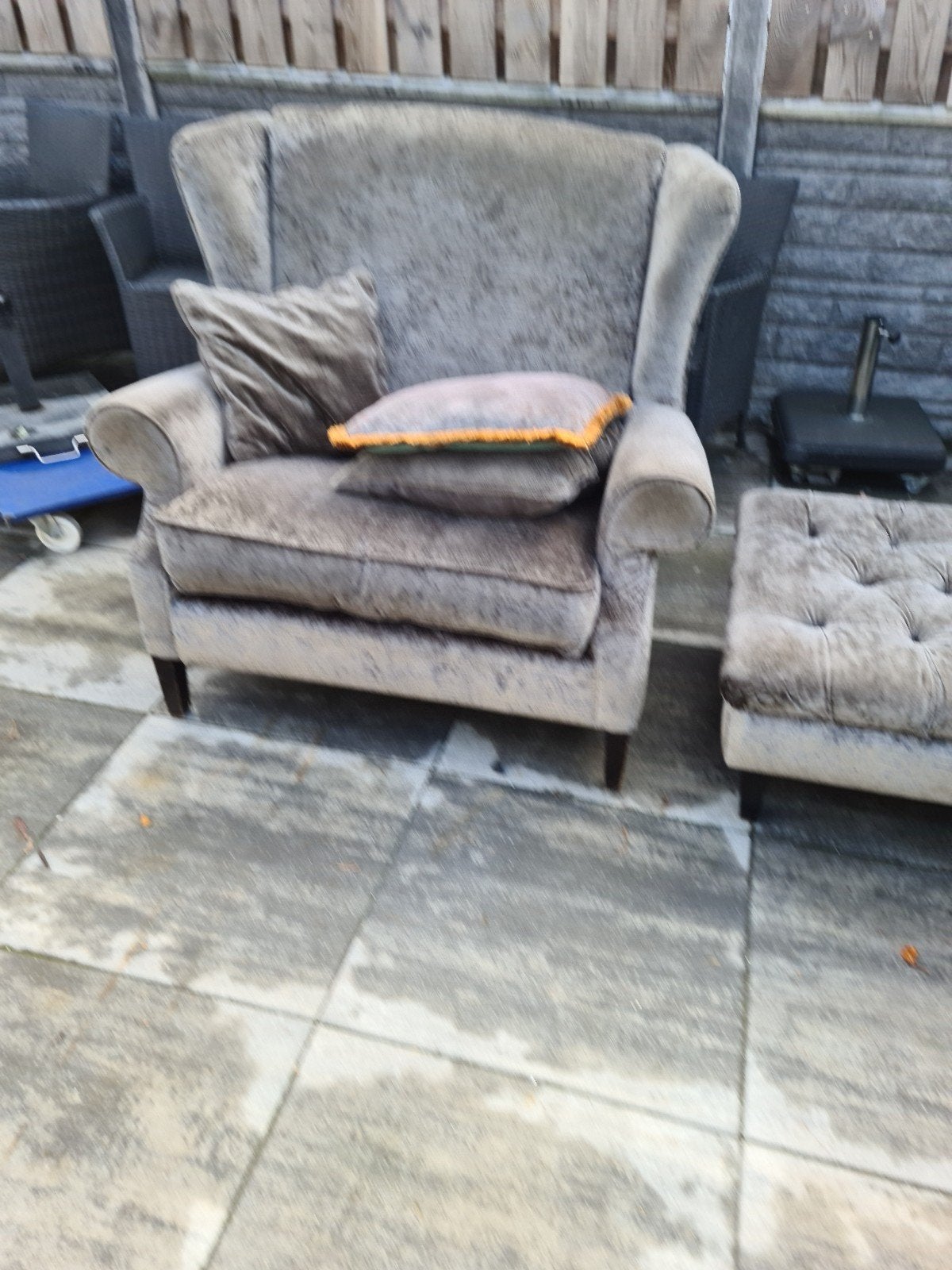 Grijze stoffen bankstel met fauteuil en poef, Ophalen, Gebruikt, Tweepersoons, 75 tot 100 cm
