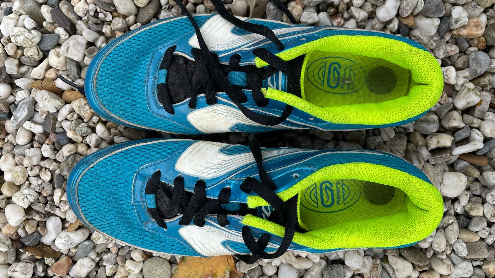 Blauwe hardloopschoenen met spikes, Gebruikt, Spikes, Hardlopen, Ophalen