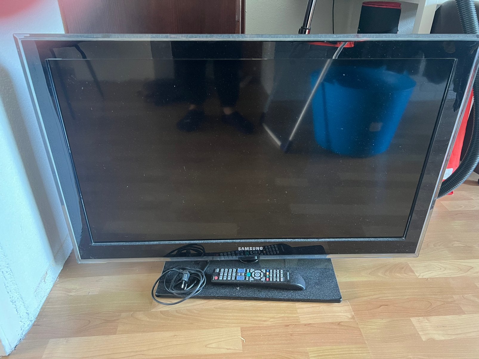 Samsung 37 inch Full HD TV (LE37D550) - slaapkamer of gamen, Ophalen, 50 Hz, 80 tot 100 cm, Zo goed als nieuw