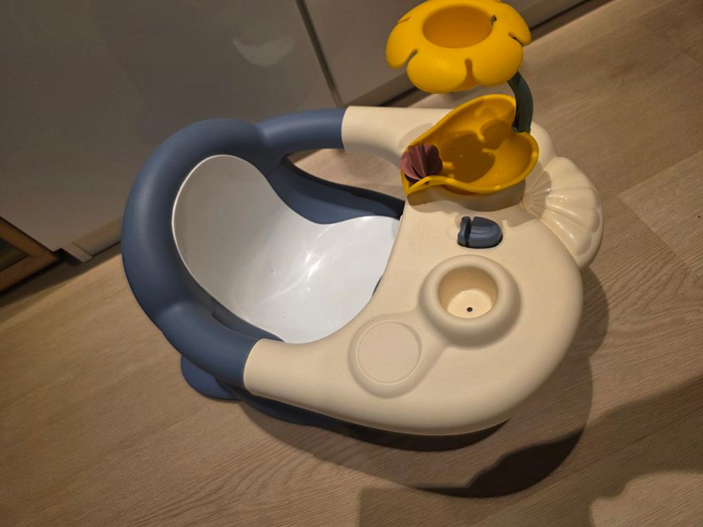 Baby badzitje met speelgoed, Gebruikt, Badzitje of Badring, Standaard, Ophalen