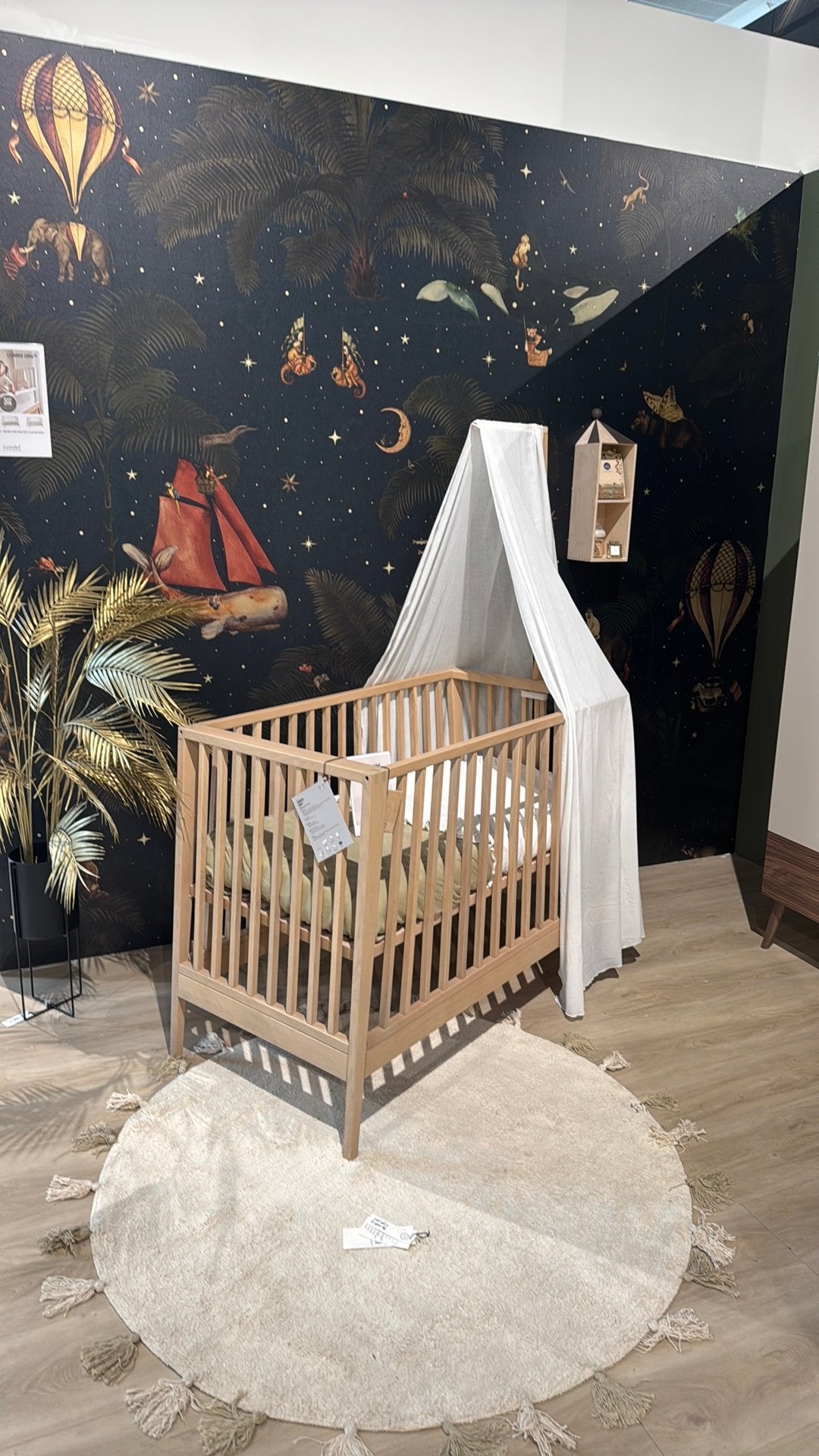 Leander Linea ledikant 60x120 cm incl klamboe!, Kinderen en Baby's, Kinderkamer | Bedden, Ophalen, Zo goed als nieuw, Lattenbodem