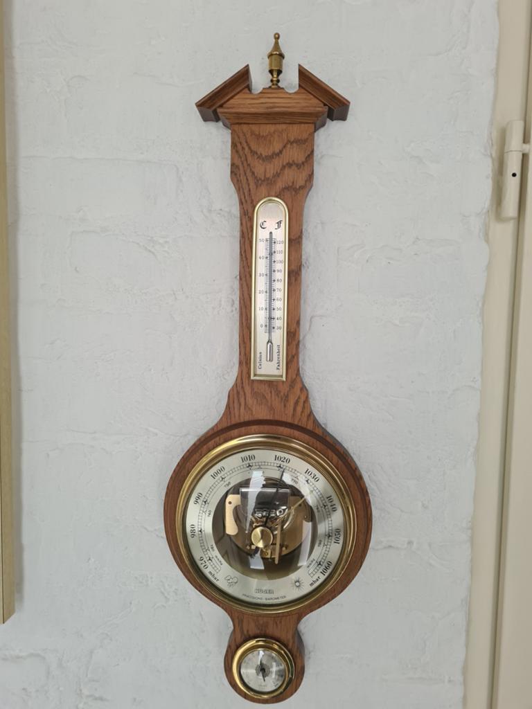 Muur barometer, Ophalen