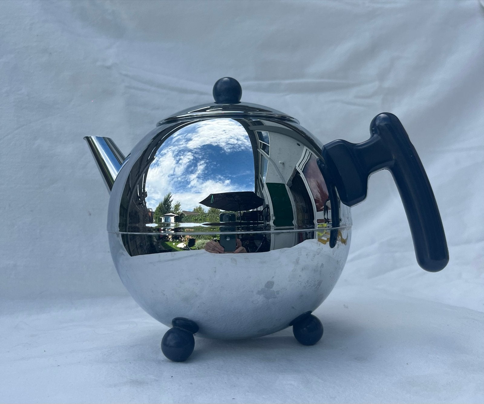 Bredemeijer Bolvormige Theepot - met donkerblauwe Details, Theepot/fluitketel, Bredemeijer, Zilver, Ophalen of Verzenden