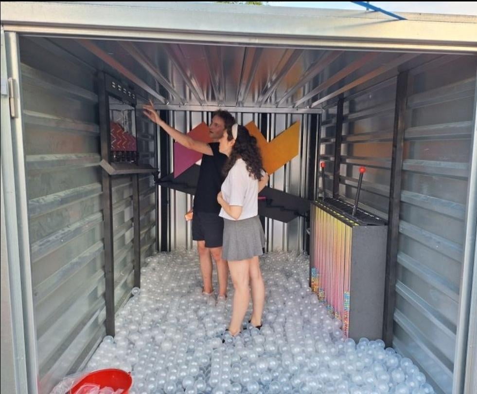 kunst project in container/snelbouwcontainer/container, Ophalen