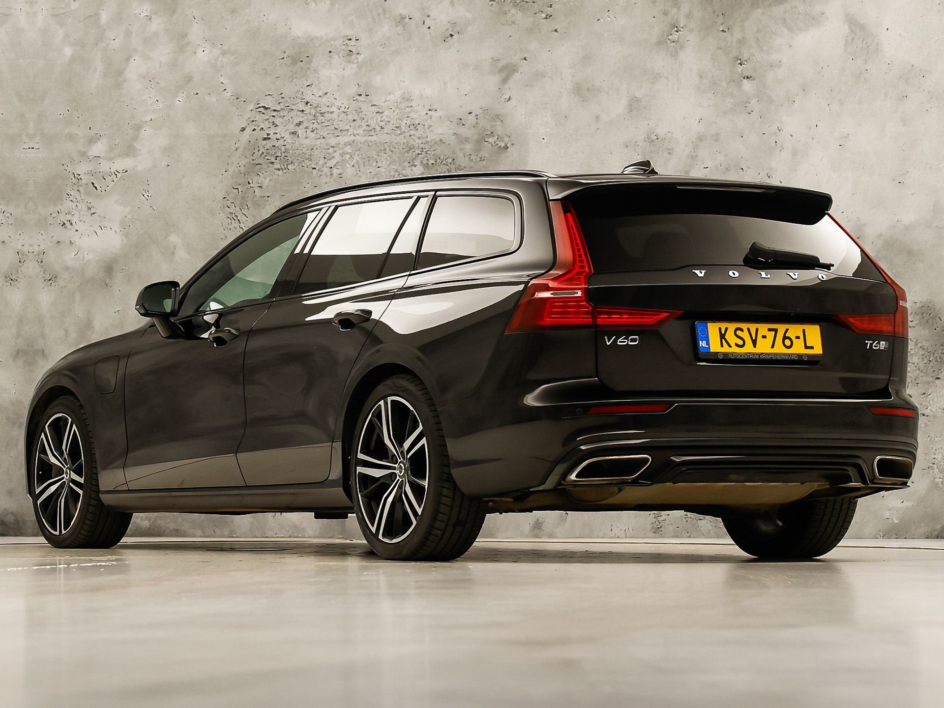 Volvo V60 2.0 T6 Twin Engine AWD R-Design 340Pk Automaat (PA, Automaat, 12 maanden, Gebruikt, 4 cilinders