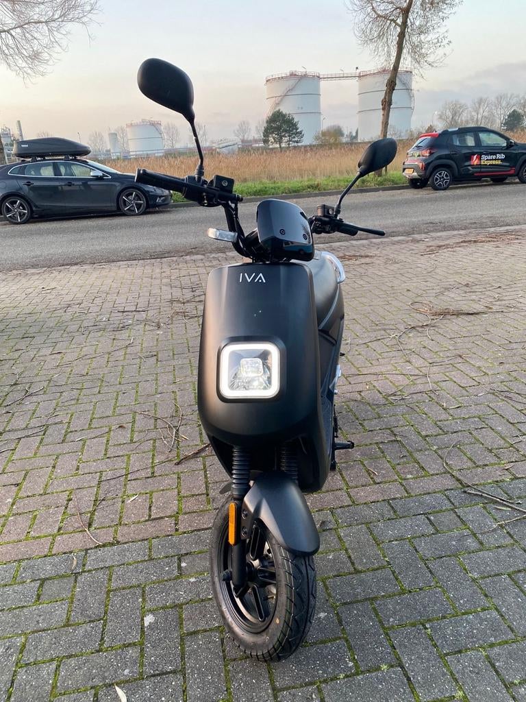 IVA E-Go snorscooter - Zo goed als nieuw, slechts 3 km!, Fietsen en Brommers, Snorfietsen en Snorscooters, Iva@, Elektrisch, Zo goed als nieuw
