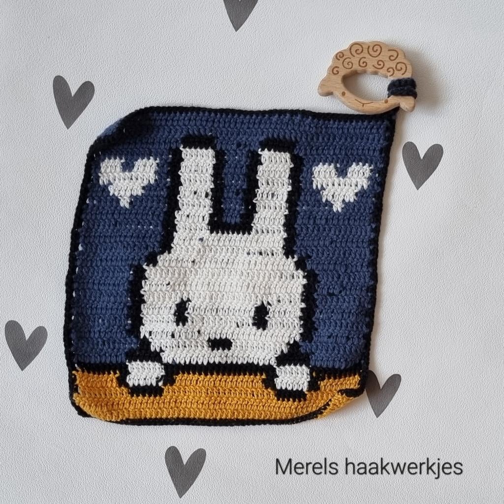 Nijntje knuffeldoekje gehaakt - Merels haakwerkjes, Ophalen of Verzenden, Nieuw, Overige typen