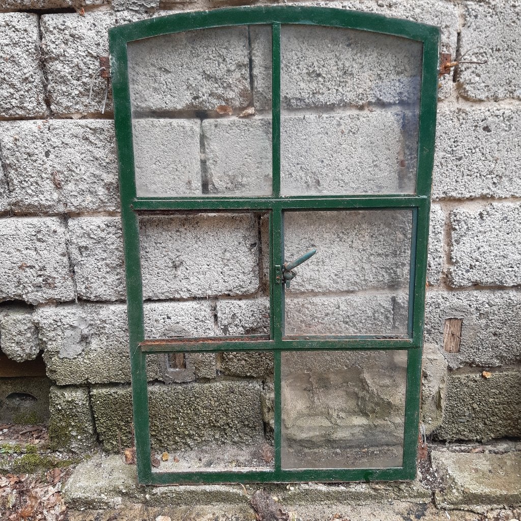 Originele antieke gietijzeren stalraam met boog, 123x76,5 cm, Ophalen, Gebruikt