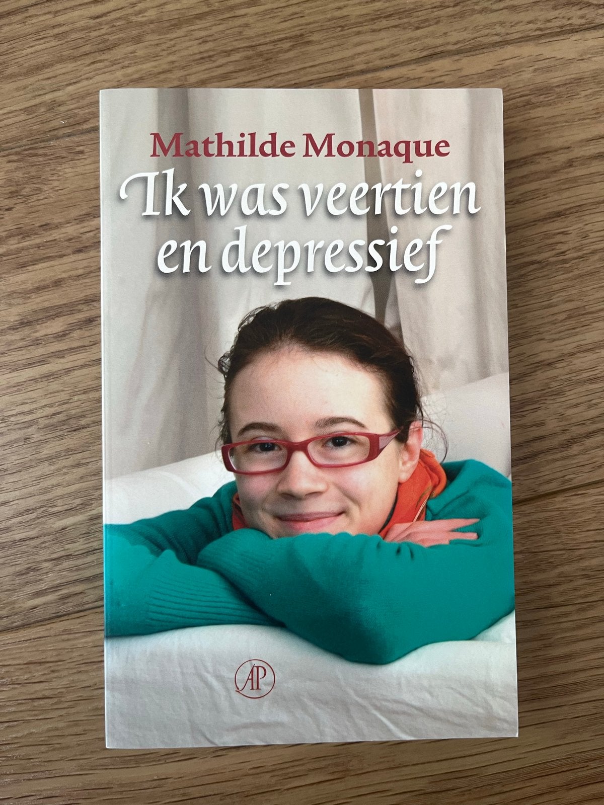 Ik was veertien en depressief - Mathilde Monaque, Ophalen of Verzenden, Zo goed als nieuw, Overige