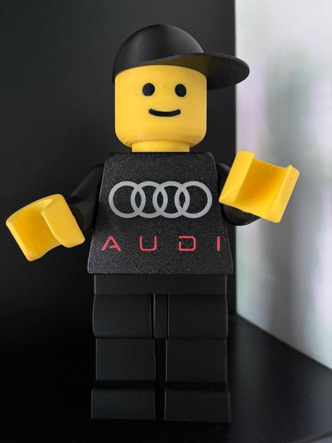 Mega Audi LEGO Minifiguur - Zwart met Audi Logo, Ophalen of Verzenden