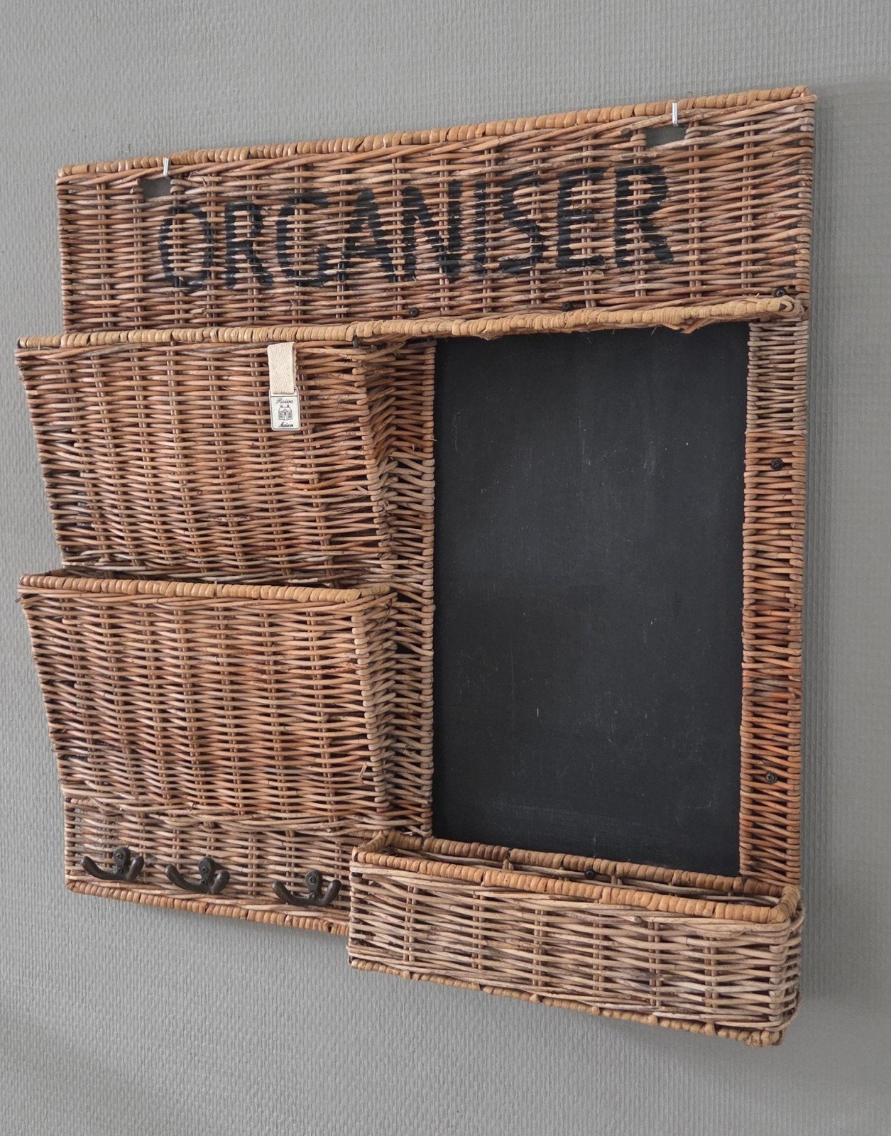 Riviera Maison Organizer 60x60 - Rotan met schoolbord, Ophalen, Gebruikt, Landelijk, Natuurlijk materiaal